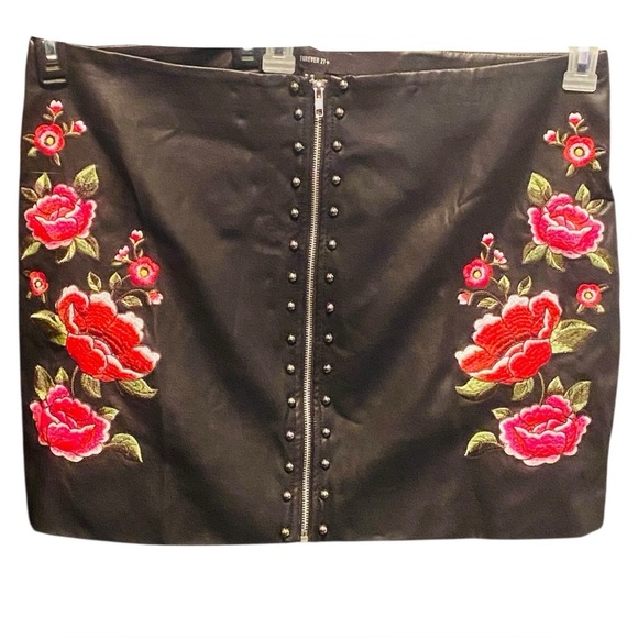 Brats Black Mini Skirt Faux Leather Punk Studed Full Front Zipper Plus Size 2X - Picture 2 of 10